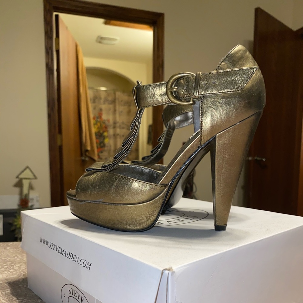 Leather Ruffle Platform Stiletto Heels - Picture 6 of 8
